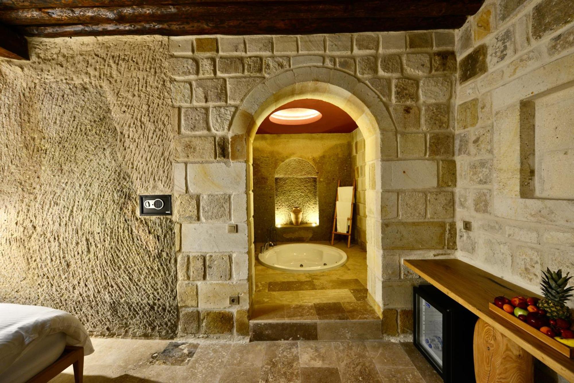 Evanthia Cave Suites Ürgüp Oda fotoğraf