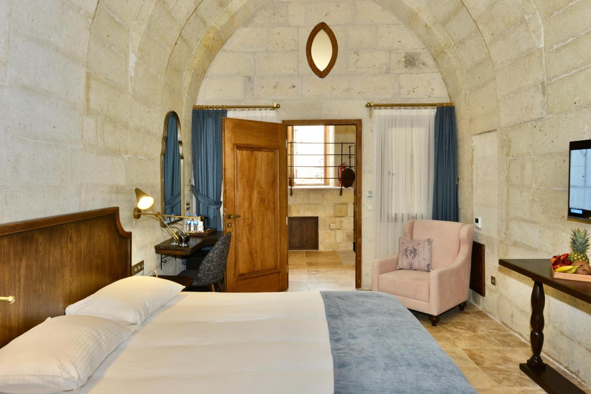 Evanthia Cave Suites Ürgüp Oda fotoğraf